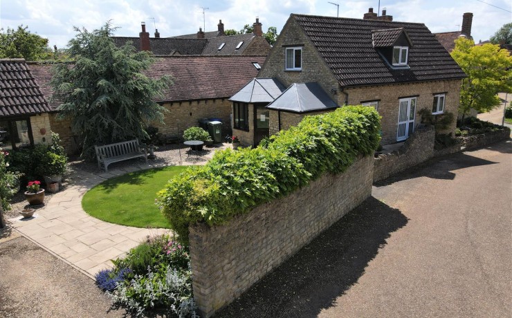 2 bedroom  Cottage For
														 Sale							 High Street, Yardley Hastings, Northampton, NN7 1ER